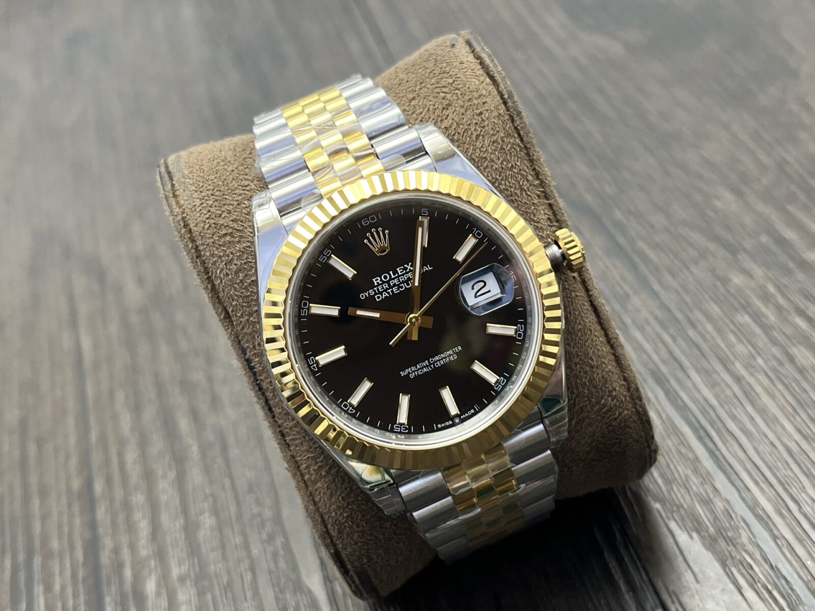 ROLEX Datejust 41mm Black Dial - Image 3