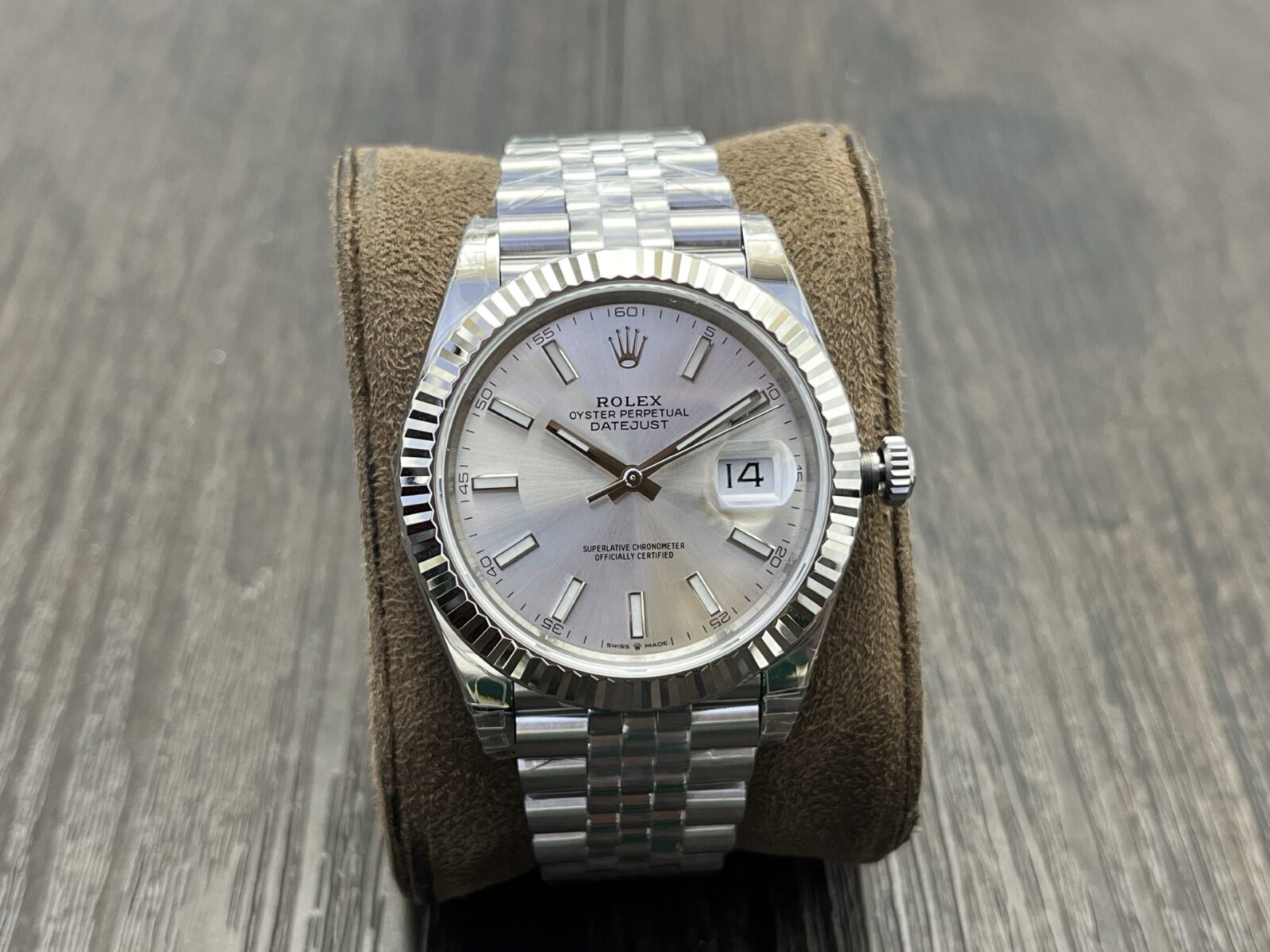 ROLEX Datejust 41mm Silver Dial - Image 2