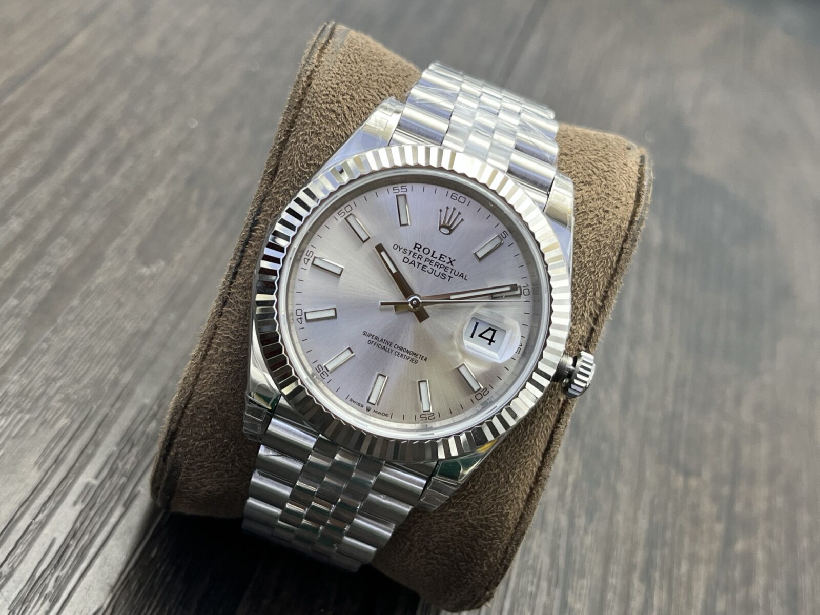ROLEX Datejust 41mm Silver Dial - Image 4
