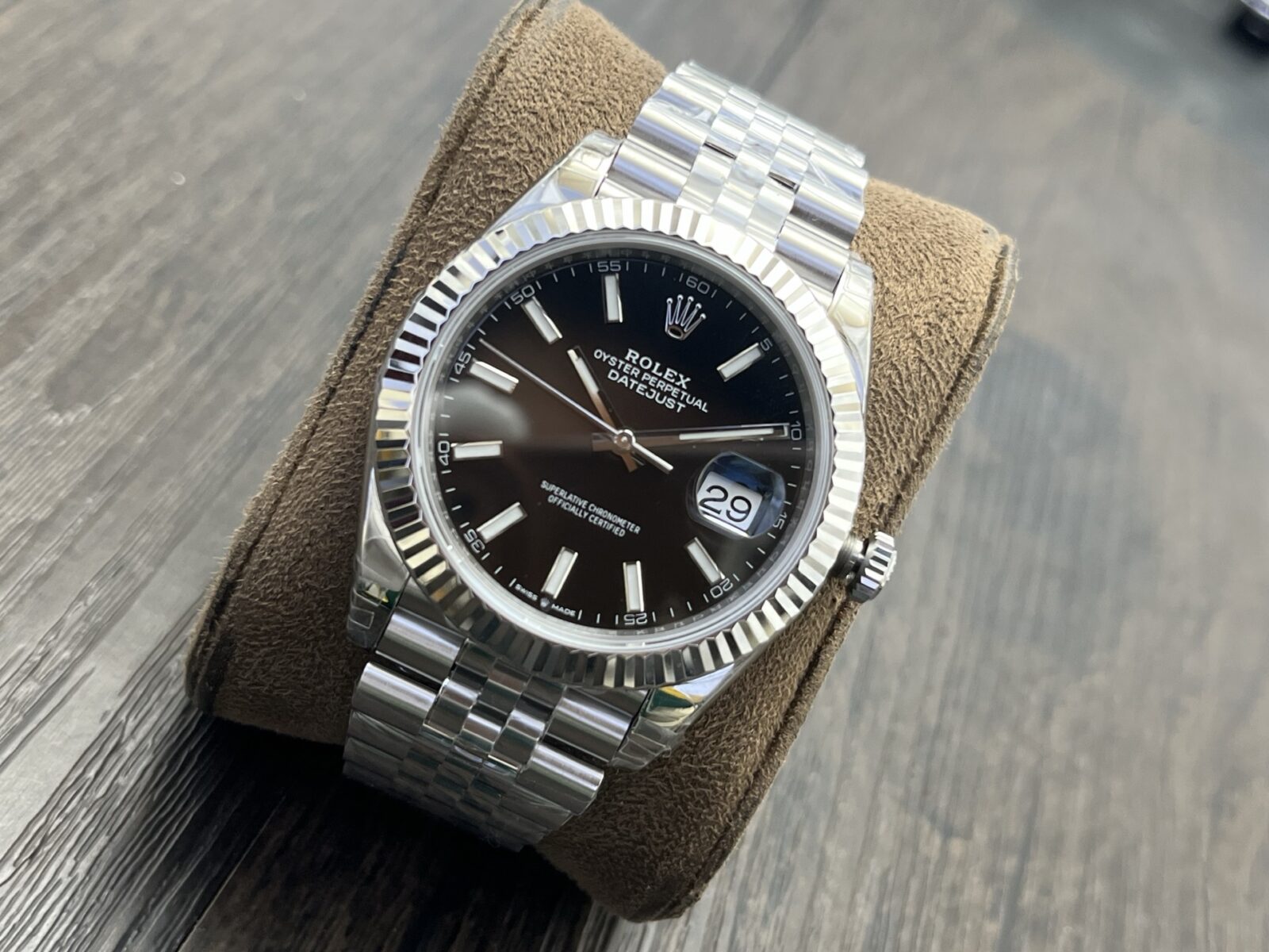 ROLEX Datejust 41mm Black Dial - Image 4