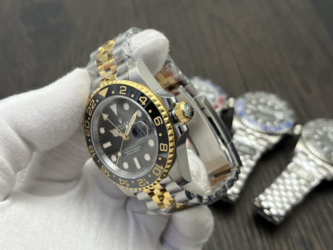 Rolex GMT-Master II 2023 Bi-Color 40mm – Automatic 3285 Movement, GMT Function, Oystersteel Case - Image 7