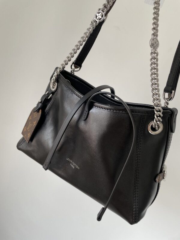LOUIS VUITTON Carryall BB Lambskin Bag - Image 8