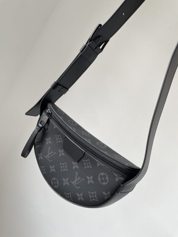 LOUIS VUITTON MOON Monogram Eclipse Canvas Bag - Image 2