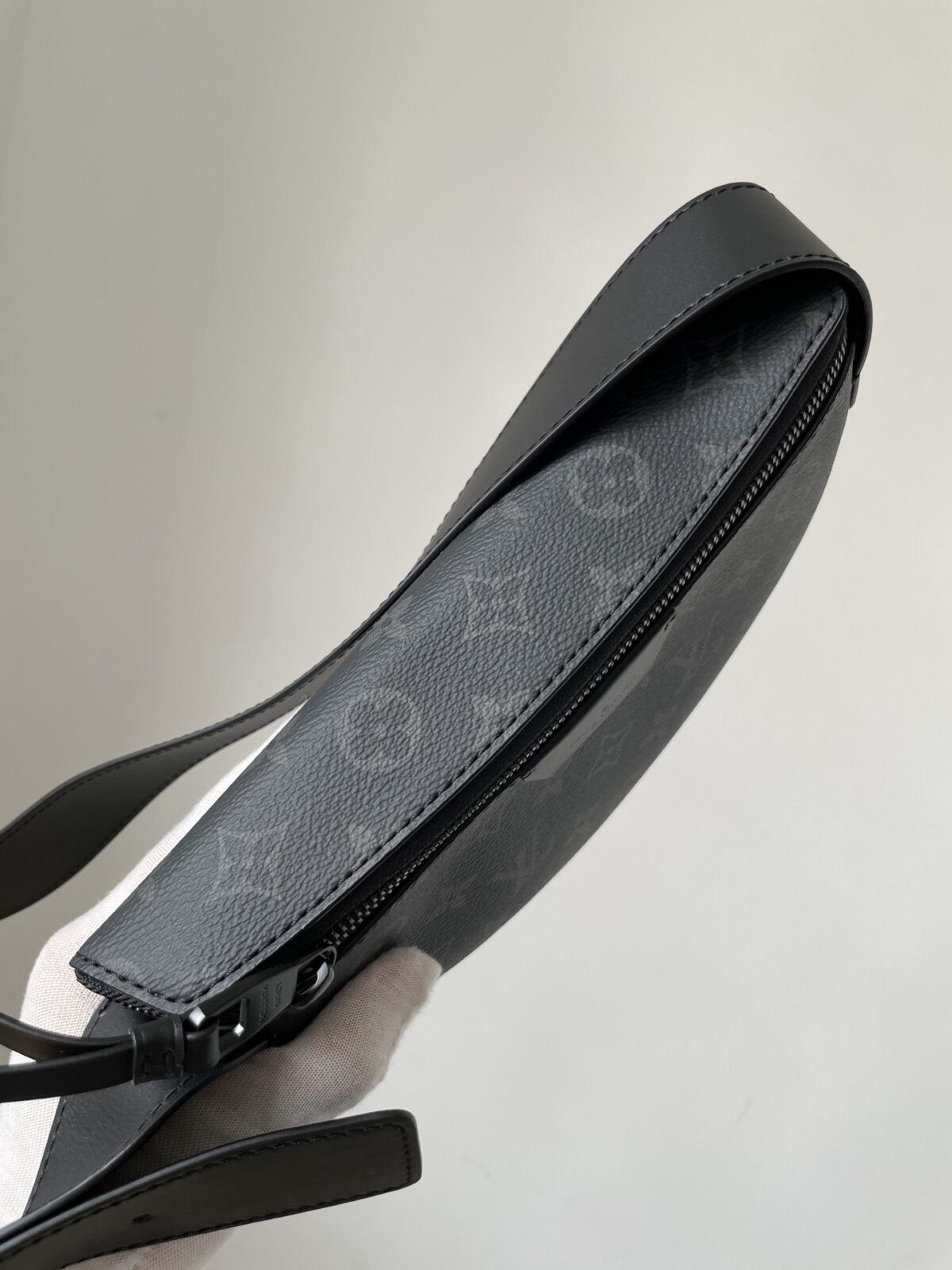 LOUIS VUITTON MOON Monogram Eclipse Canvas Bag - Image 7