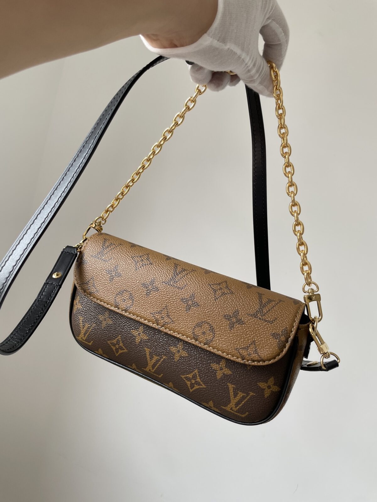 Louis Vuitton Ivy Wallet On Chain Monogram Reverse Canvas Bag – Brown - Image 2