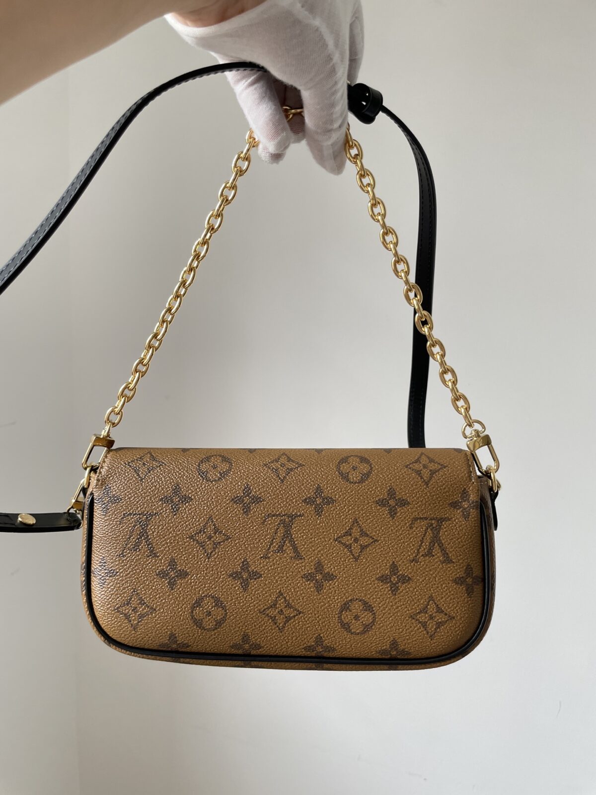 Louis Vuitton Ivy Wallet On Chain Monogram Reverse Canvas Bag – Brown - Image 6