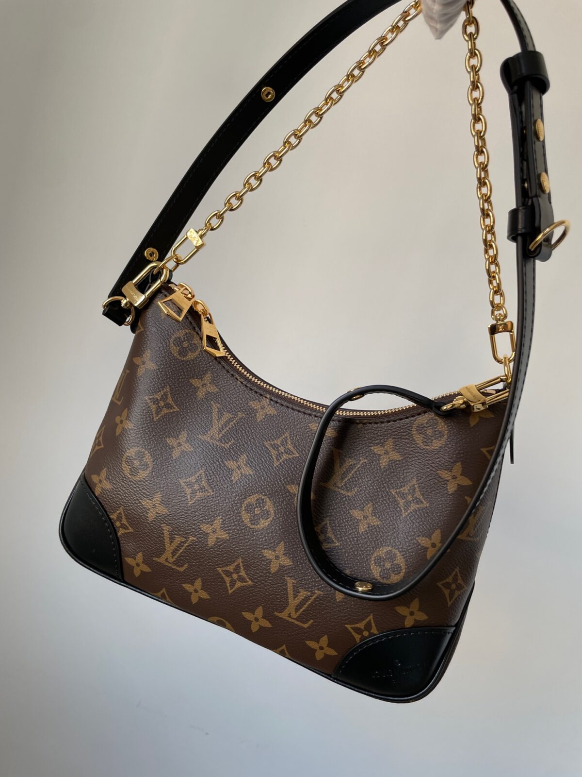 Louis Vuitton Boulogne Monogram Canvas Shoulder Bag Black - Image 4