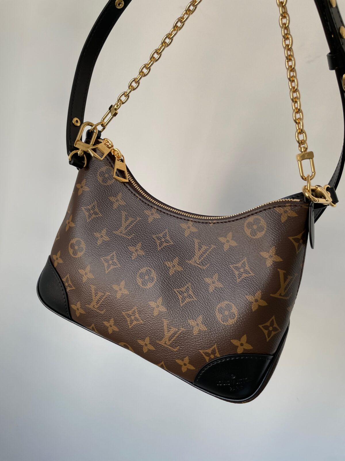Louis Vuitton Boulogne Monogram Canvas Shoulder Bag Black - Image 5