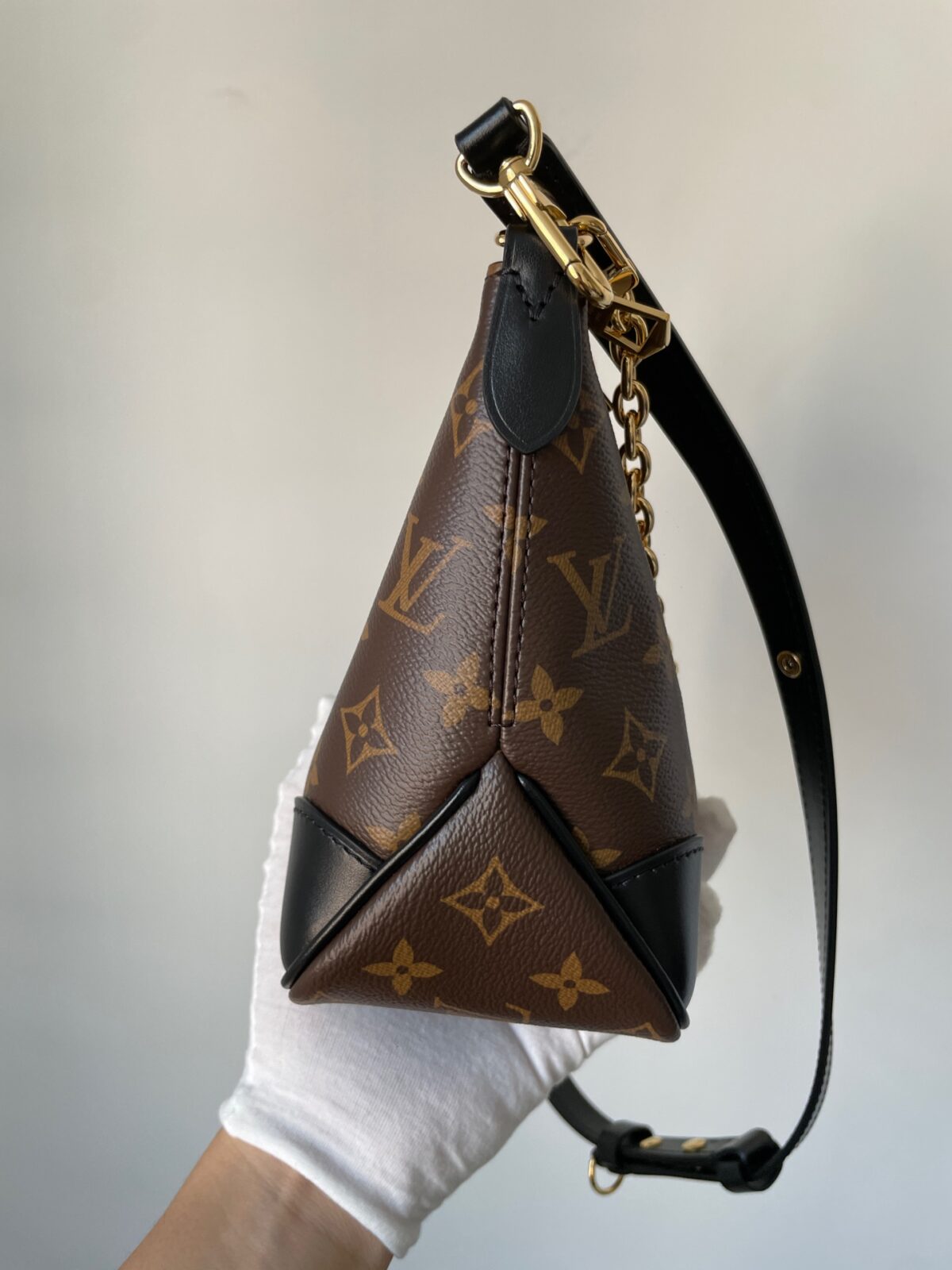 Louis Vuitton Boulogne Monogram Canvas Shoulder Bag Black - Image 7