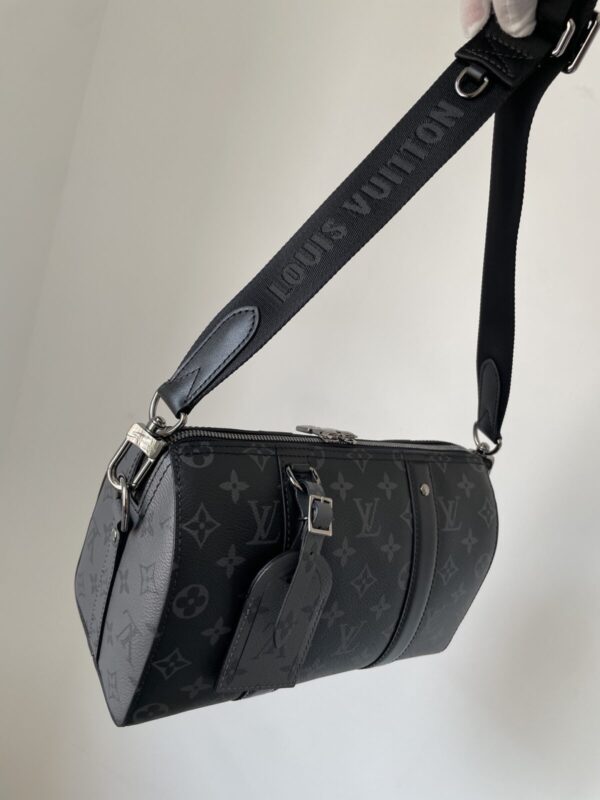 LOUIS VUITTON CITY KEEPALL Monogram Eclipse Canvas Bag - Image 5
