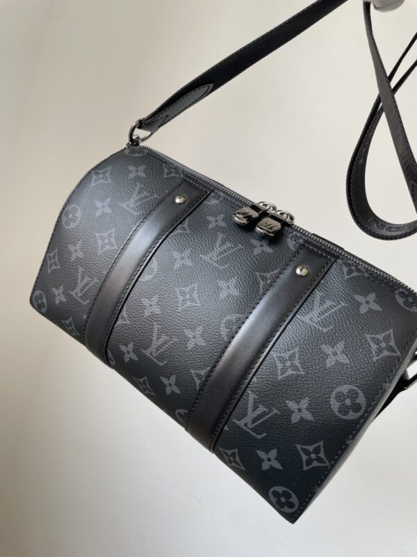 LOUIS VUITTON CITY KEEPALL Monogram Eclipse Canvas Bag - Image 6