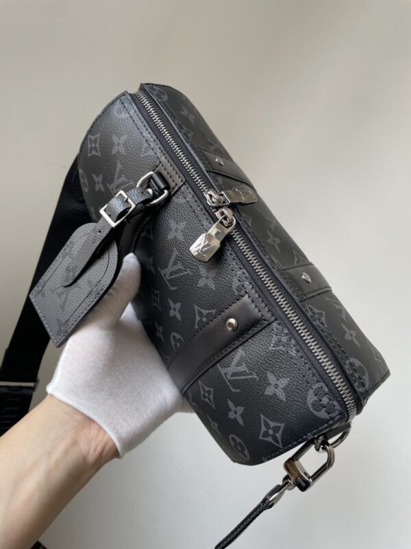 LOUIS VUITTON CITY KEEPALL Monogram Eclipse Canvas Bag - Image 8