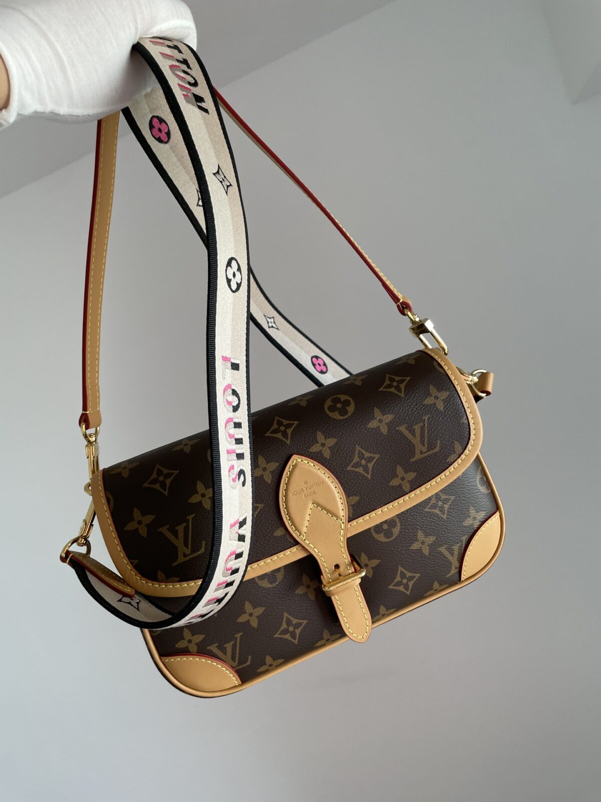 Louis Vuitton Diane PM Monogram Canvas Shoulder Bag - Brown - Image 4