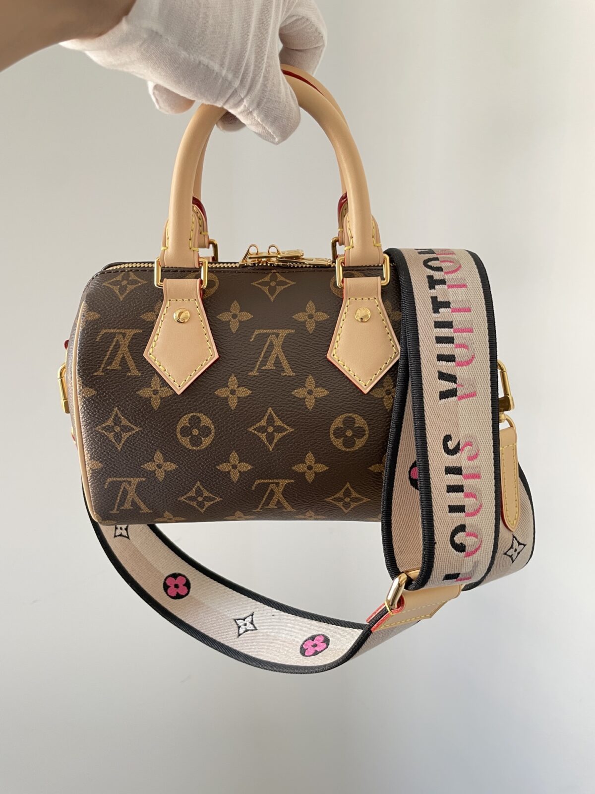 Louis Vuitton Speedy Bandoulière 20 Monogram Canvas Bag Brown - Image 2