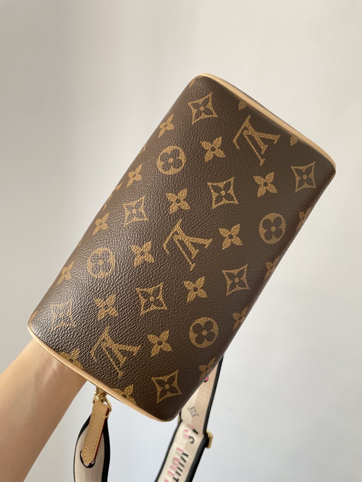 Louis Vuitton Speedy Bandoulière 20 Monogram Canvas Bag Brown - Image 7