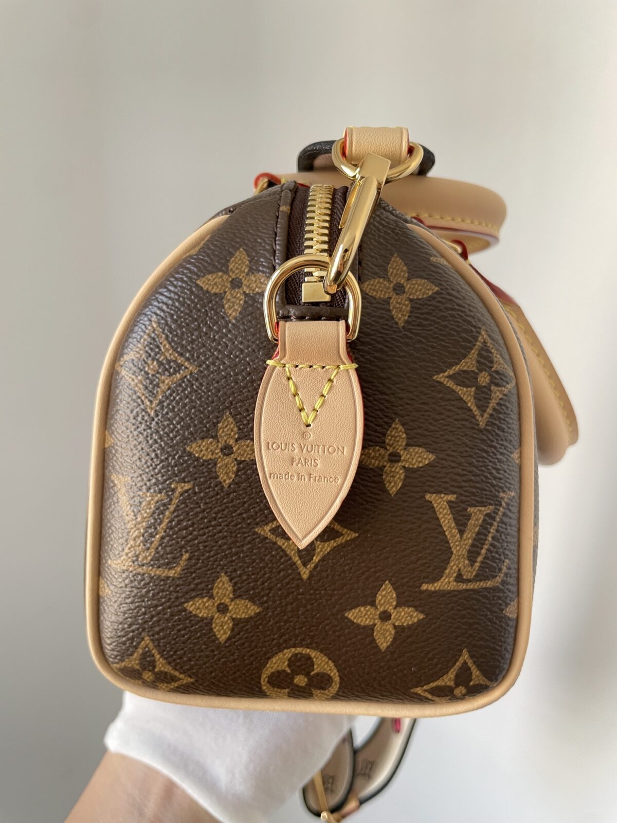 Louis Vuitton Speedy Bandoulière 20 Monogram Canvas Bag Brown - Image 8