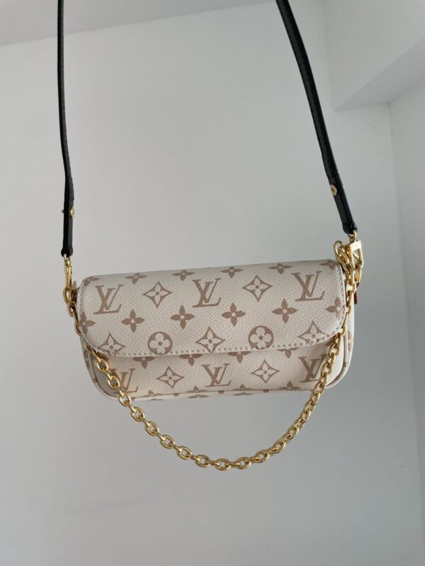 Louis Vuitton Ivy Monogram Baguette Bag - Image 4