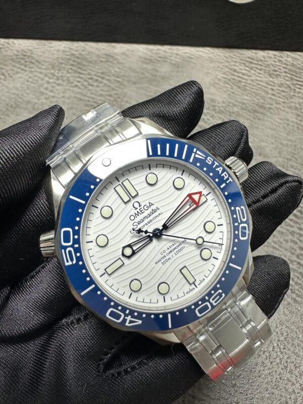 OMEGA Seamaster 300M America's Cup 42mm White Dial Stainless Steel Men's Watch - Image 2