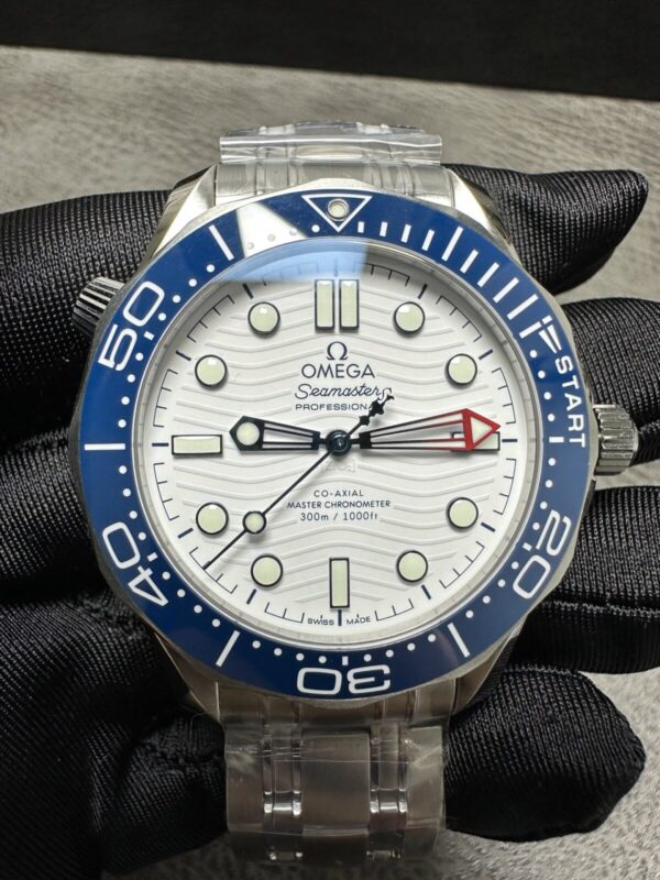 OMEGA Seamaster 300M America's Cup 42mm White Dial Stainless Steel Men's Watch - Image 3