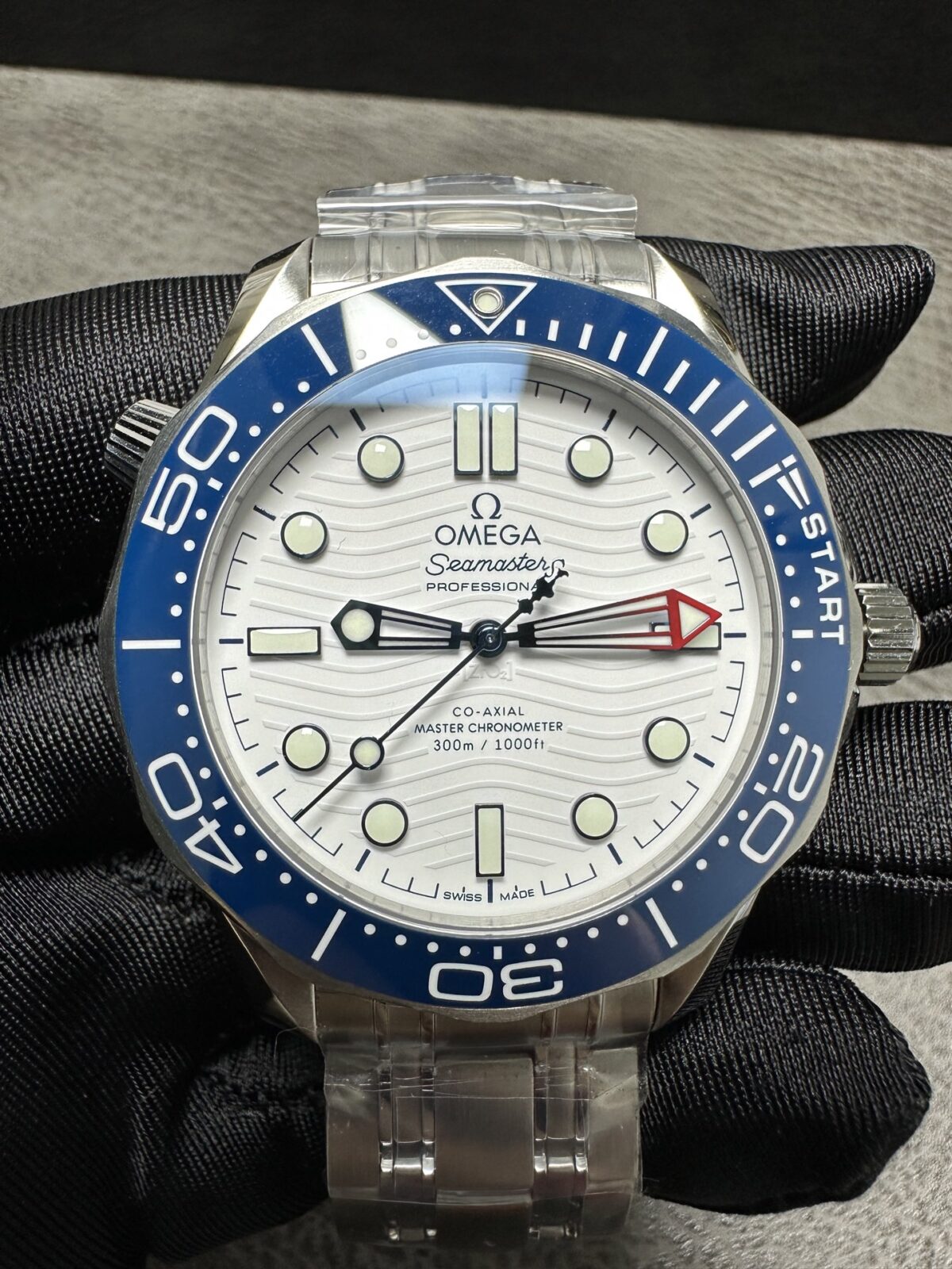 OMEGA Seamaster 300M America's Cup 42mm White Dial Stainless Steel Men's Watch - Image 3