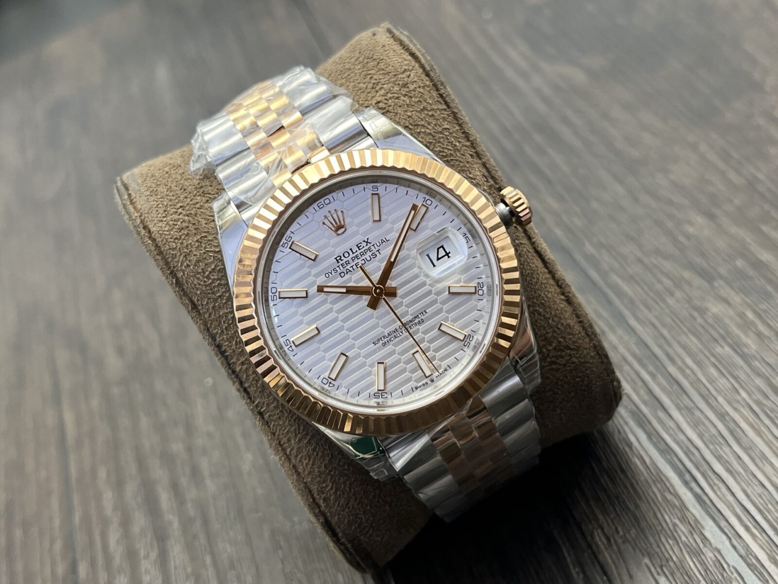 ROLEX Datejust 41mm Gray Dial - Image 3