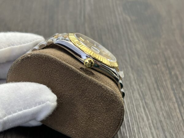 ROLEX Datejust 41mm Gold Dial - Image 6