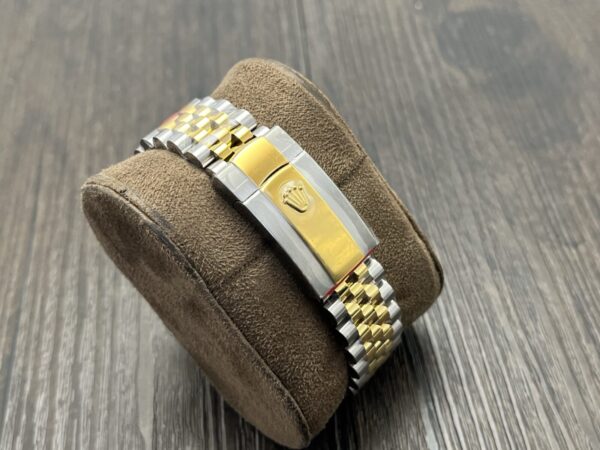 ROLEX Datejust 41mm Gold Dial - Image 7