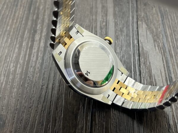 ROLEX Datejust 41mm Gold Dial - Image 8