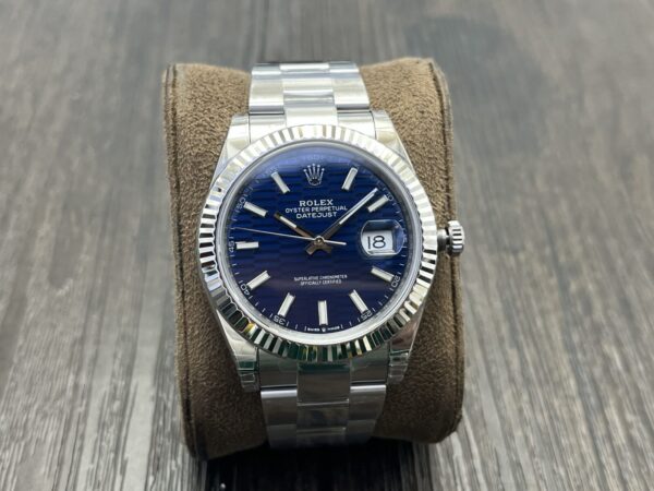 ROLEX Datejust 41mm Blue Dial - Image 2
