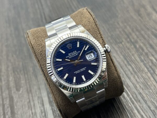 ROLEX Datejust 41mm Blue Dial - Image 3