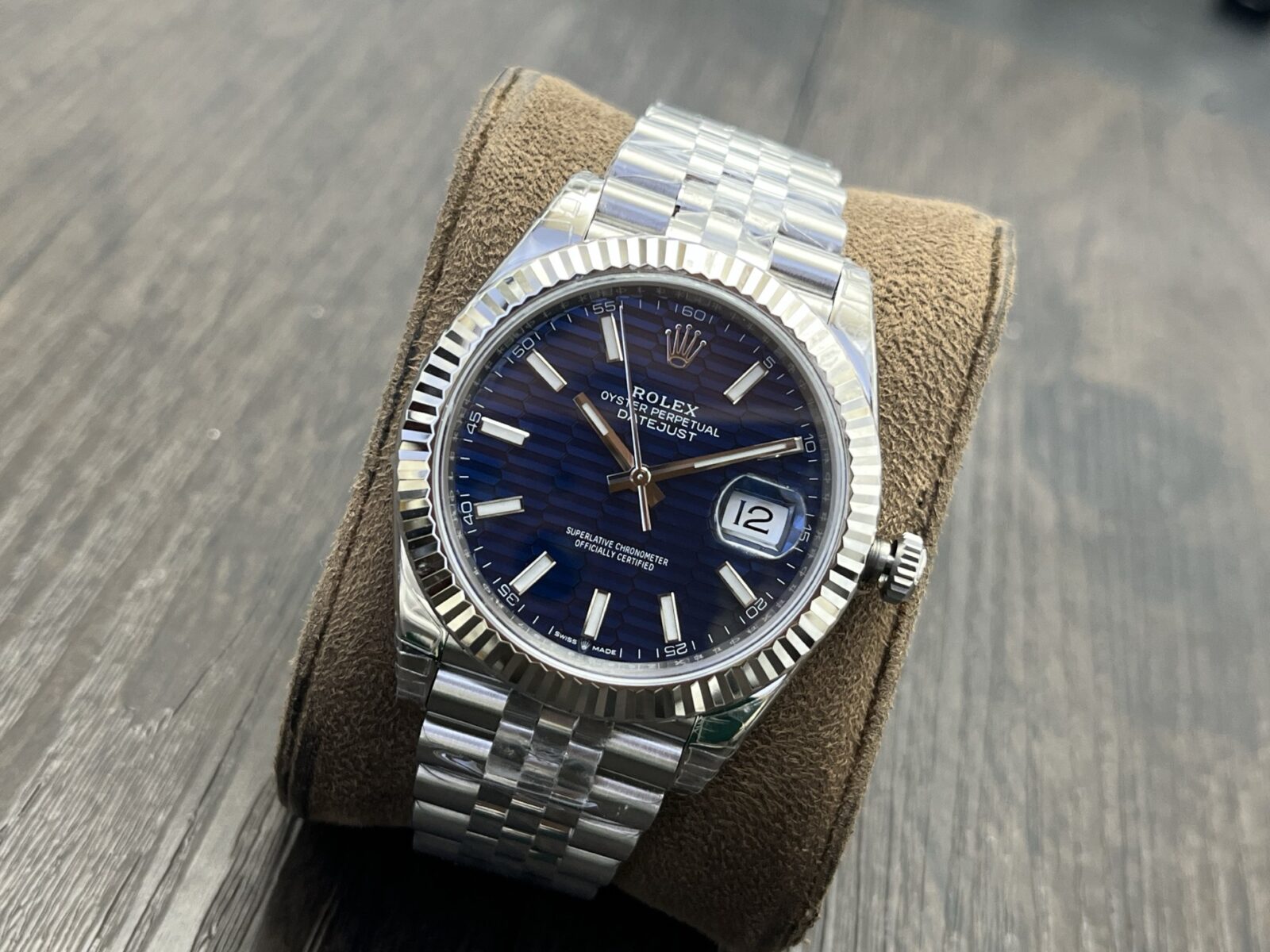 ROLEX Datejust 41mm Blue Dial - Image 4