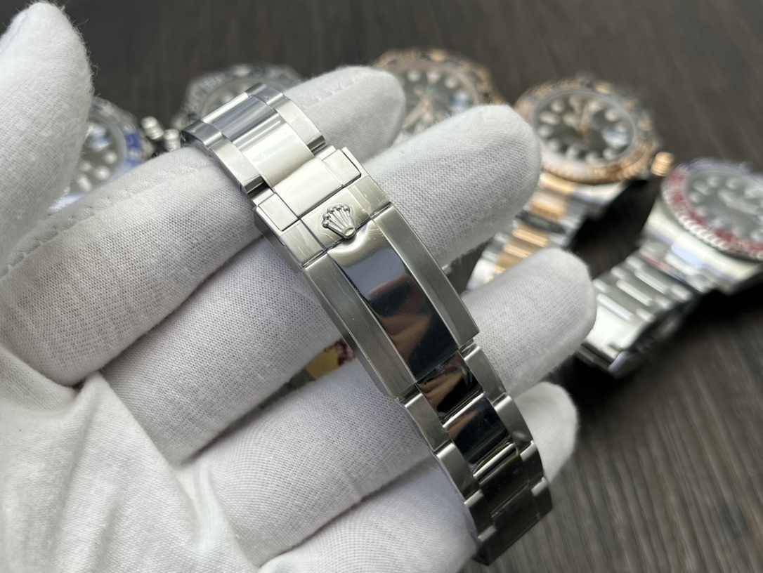 Rolex GMT-Master II 40mm – Automatic 3285 Movement, 100m Water Resistance, Oystersteel Case and Bracelet - Image 8