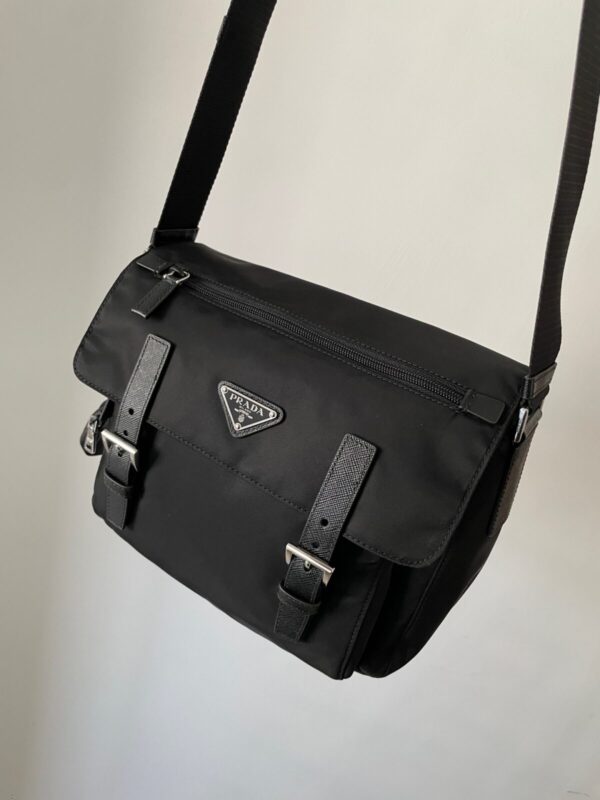 PRADA Re-Edition Re-Nylon & Leather 2-in-1 Crossbody Messenger Bag Black - Image 4