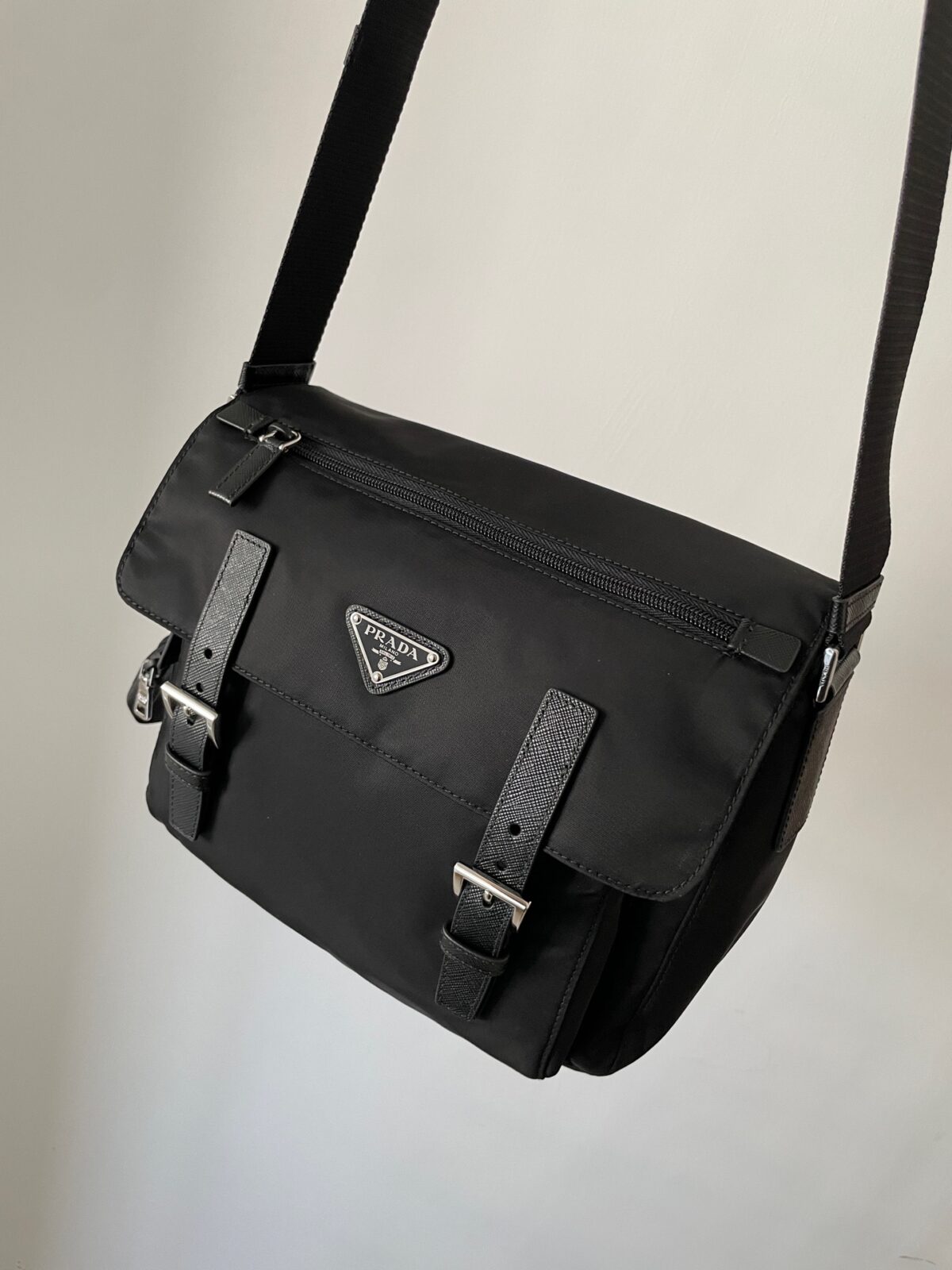 PRADA Re-Edition Re-Nylon & Leather 2-in-1 Crossbody Messenger Bag Black - Image 4