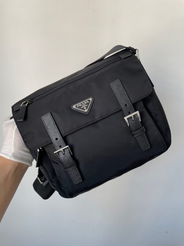 PRADA Re-Edition Re-Nylon & Leather 2-in-1 Crossbody Messenger Bag Black - Image 5