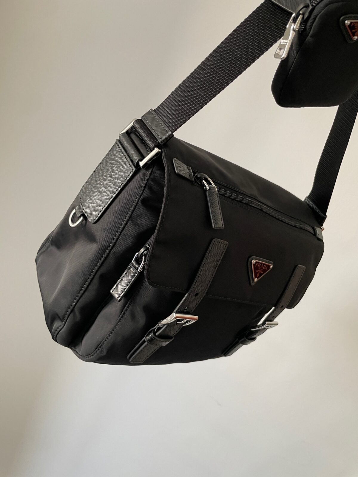 PRADA Re-Edition Re-Nylon & Leather 2-in-1 Crossbody Messenger Bag Black - Image 8
