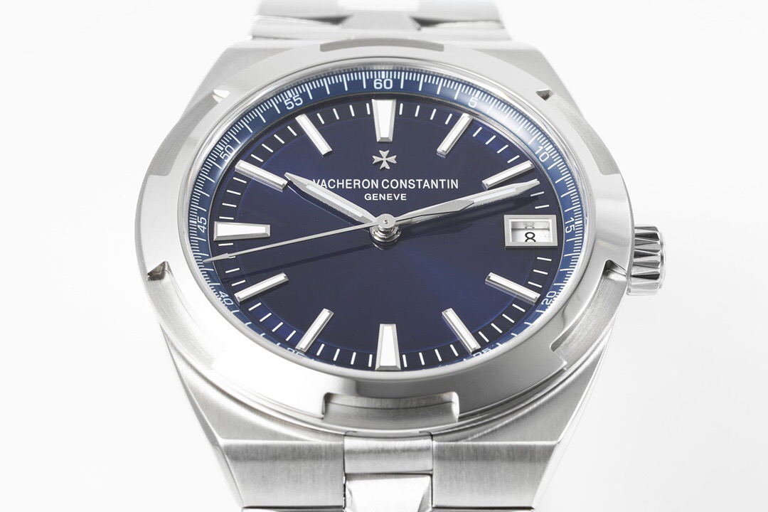 Vacheron Constantin Overseas Automatic 41mm Blue Dial Stainless Steel Watch - Image 3