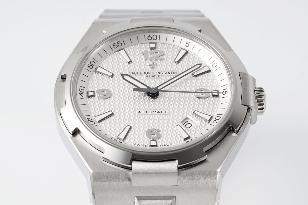 Vacheron Constantin Overseas Automatic 42mm White Dial Men’s Watch - Image 3