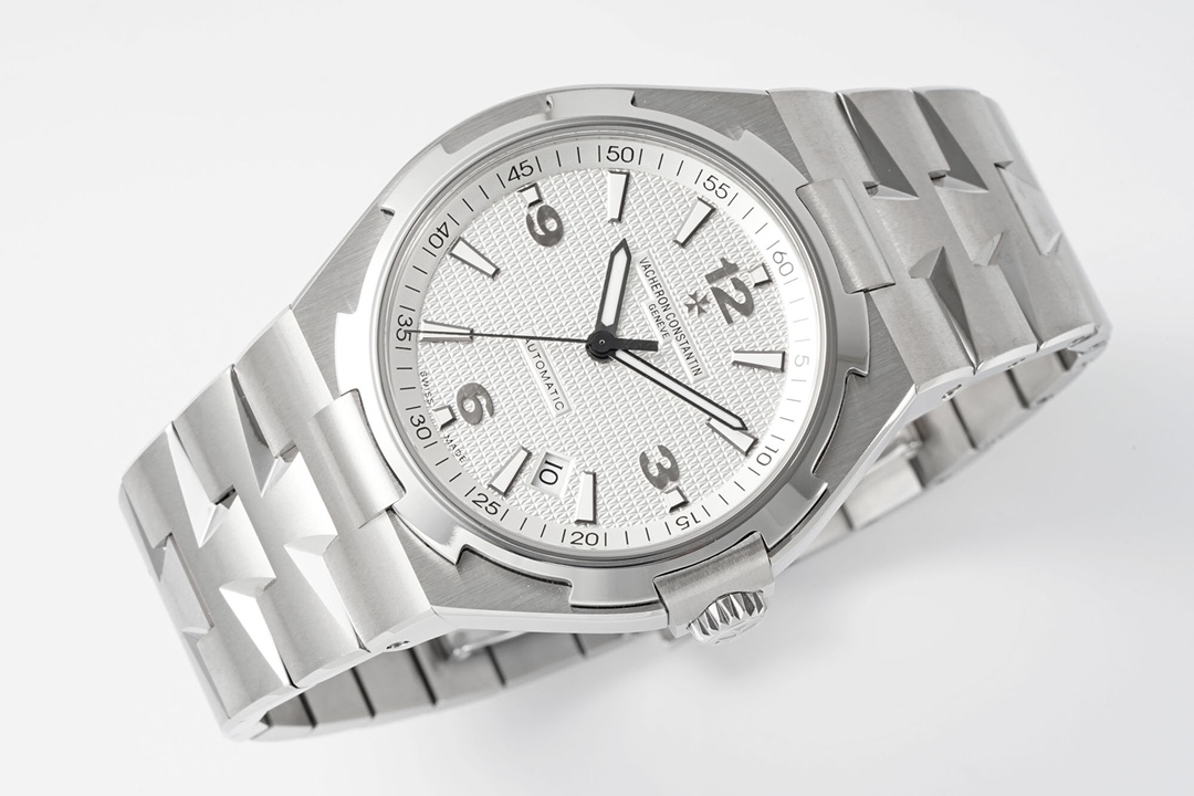 Vacheron Constantin Overseas Automatic 42mm White Dial Men’s Watch - Image 4