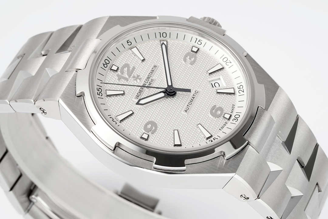 Vacheron Constantin Overseas Automatic 42mm White Dial Men’s Watch - Image 5