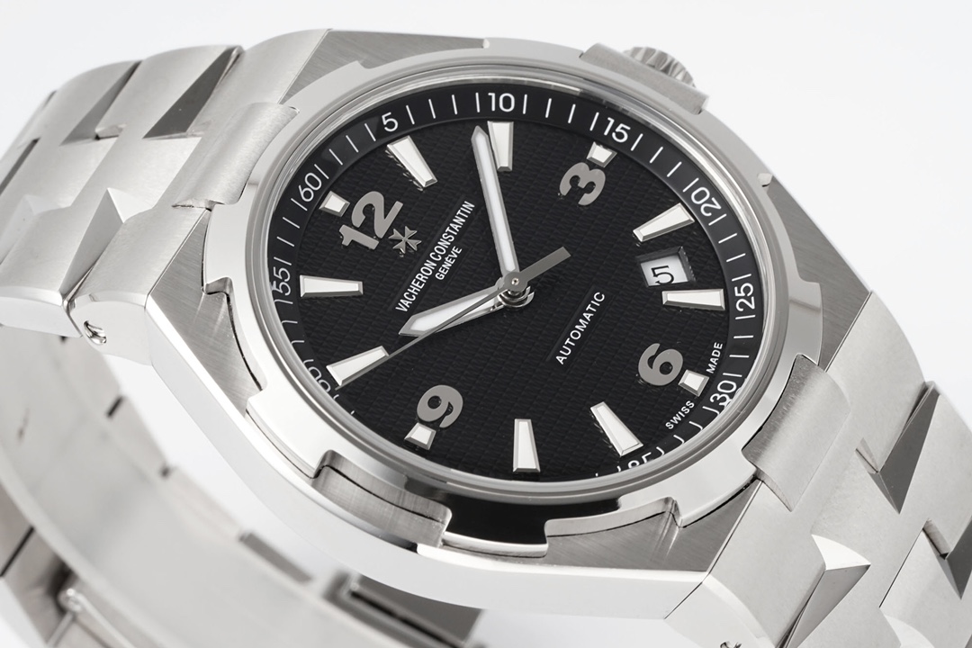 Vacheron Constantin Overseas Automatic 42mm Black Dial Men’s Watch - Image 4