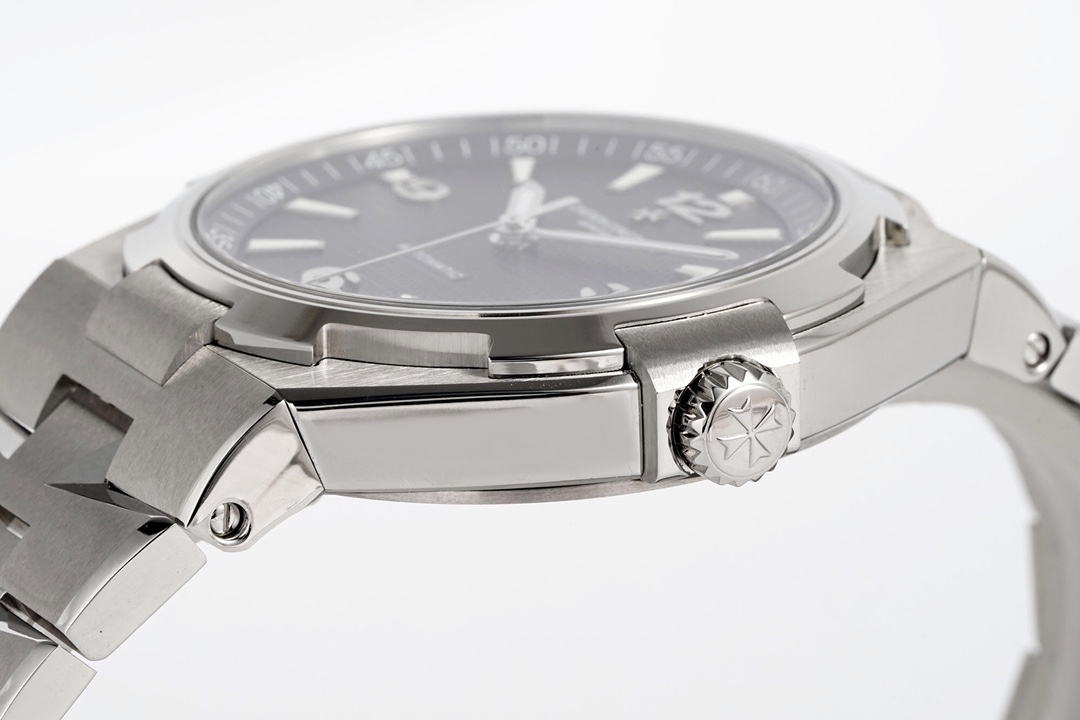 Vacheron Constantin Overseas Automatic 42mm Black Dial Men’s Watch - Image 5