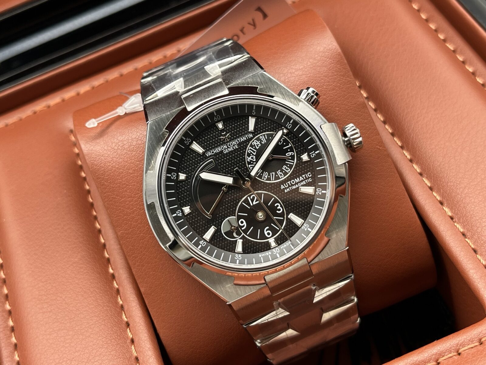 Vacheron Constantin Overseas Automatic 42mm Black Dial Steel Men’s Watch - Image 3
