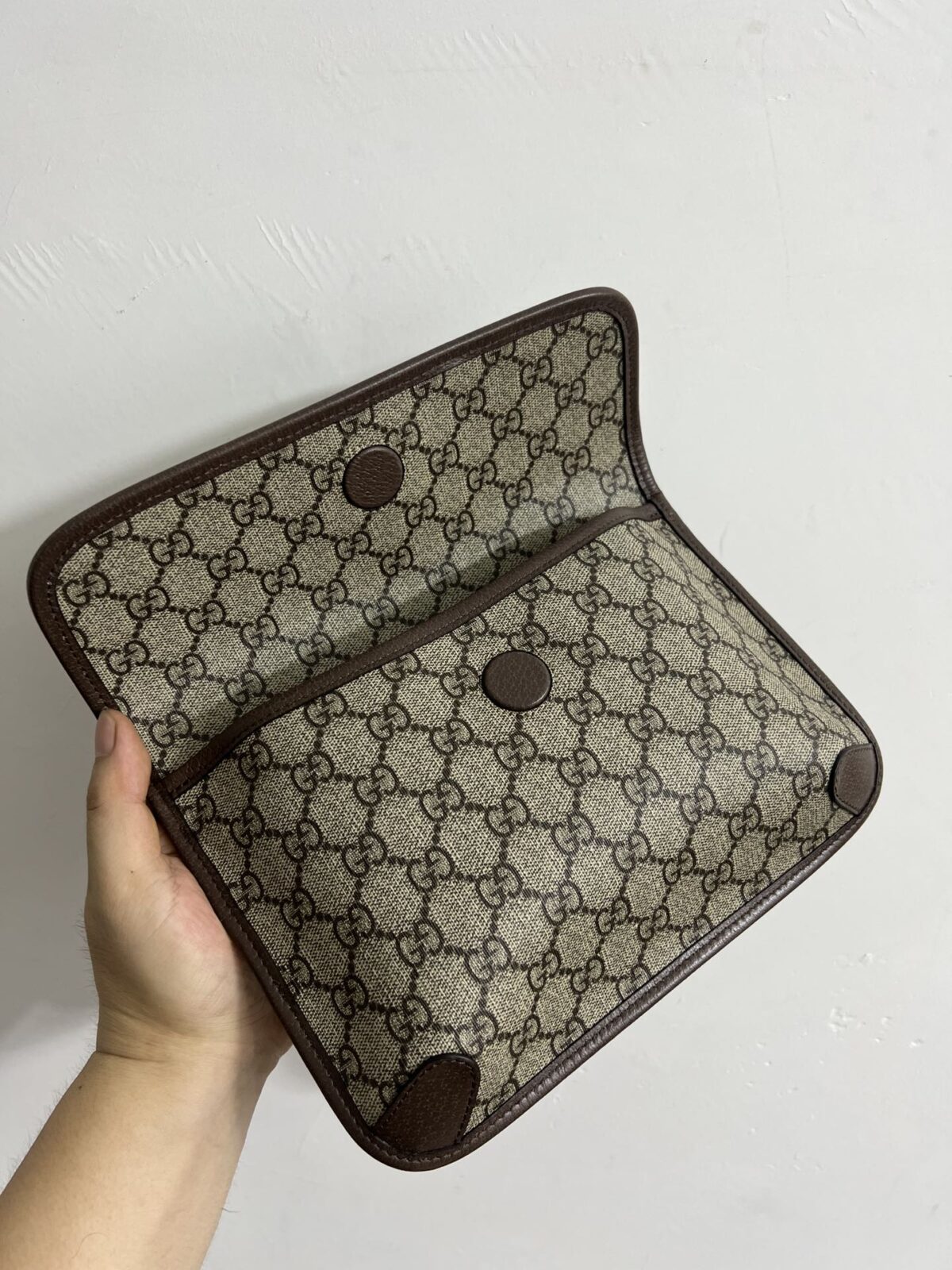 GUCCI Neo Vintage GG Supreme Tiger Head Messenger Bag Brown/Ebony - Image 4