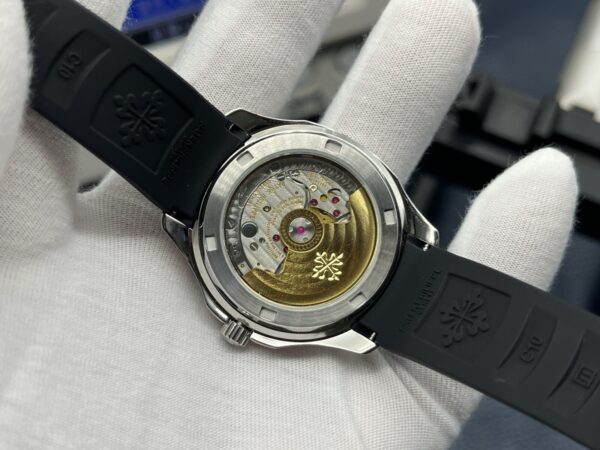 Patek Philippe Aquanaut Ladies 38.8mm Black Dial Stainless Steel - Image 5