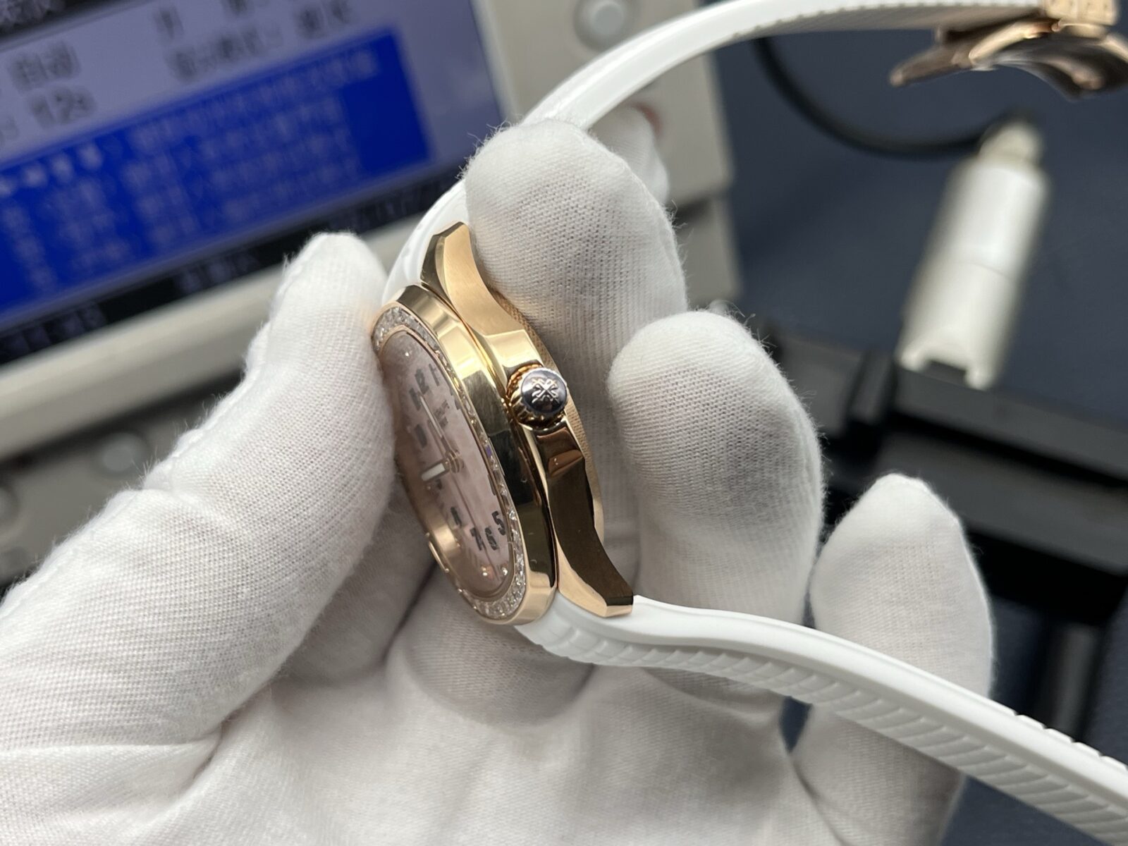 Patek Philippe Aquanaut Ladies 38.8mm Pink Dial 18K Rose Gold - Image 5