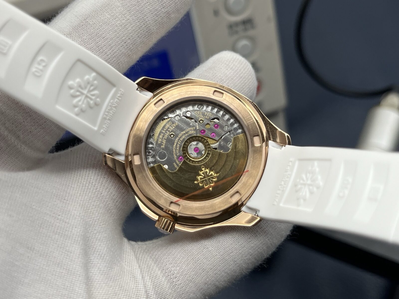 Patek Philippe Aquanaut Ladies 38.8mm Pink Dial 18K Rose Gold - Image 6