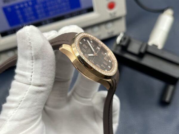 Patek Philippe Aquanaut Ladies 38.8mm Brown Dial 18K Rose Gold - Image 4