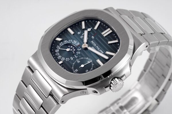 Patek Philippe Nautilus 5712A-001 Automatic 40mm Blue Dial Stainless Steel - Image 4