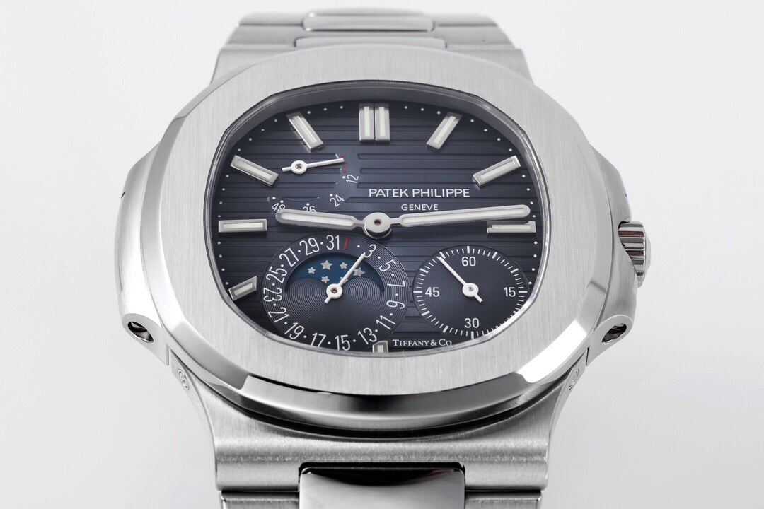 Patek Philippe Nautilus 5712A-002 Automatic 40mm Gray-Blue Dial Tiffany & Co. Co‑Branded - Image 3